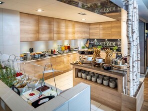 Esmorzar diari d'estil bufet (27 EUR per persona)