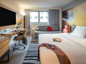 Quarto família, 1 cama de casal | Cofres nos quartos, escrivaninha, cortinas blackout, berços grátis