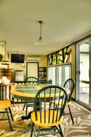 Interior - Los Gatos Bed & Breakfast (Penn Yan)