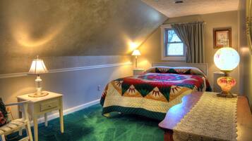 Suite, Private Bathroom (Grand Suite) | Premium bedding, pillowtop beds, iron/ironing board, WiFi (free)