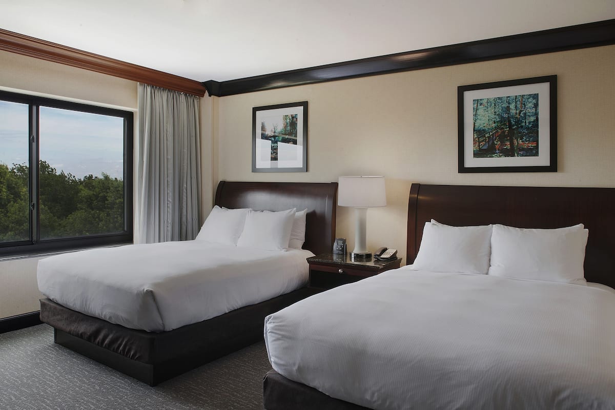 in-room safe, desk, laptop workspace, blackout curtains