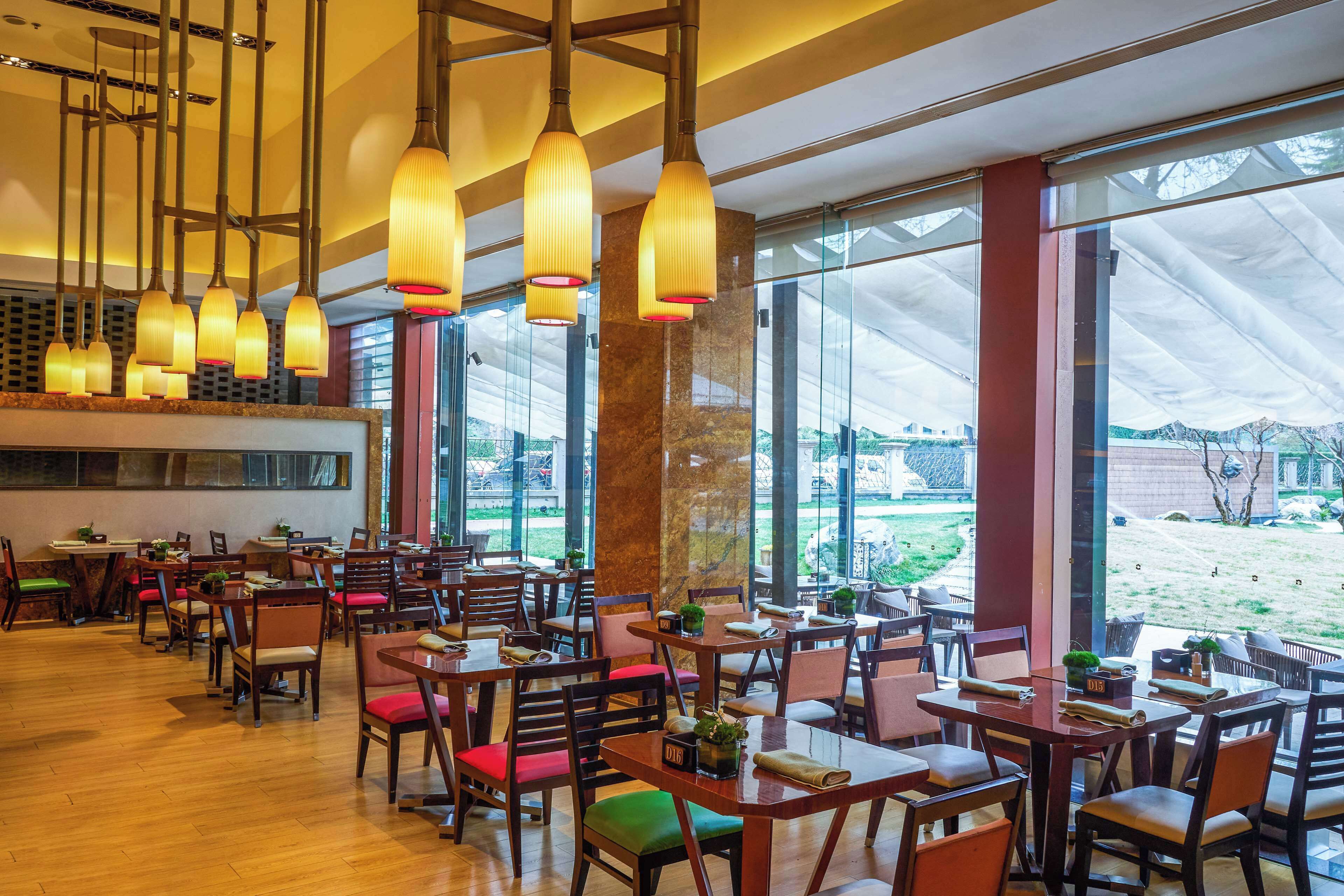 4 restaurants, breakfast, lunch served; local and international cuisine