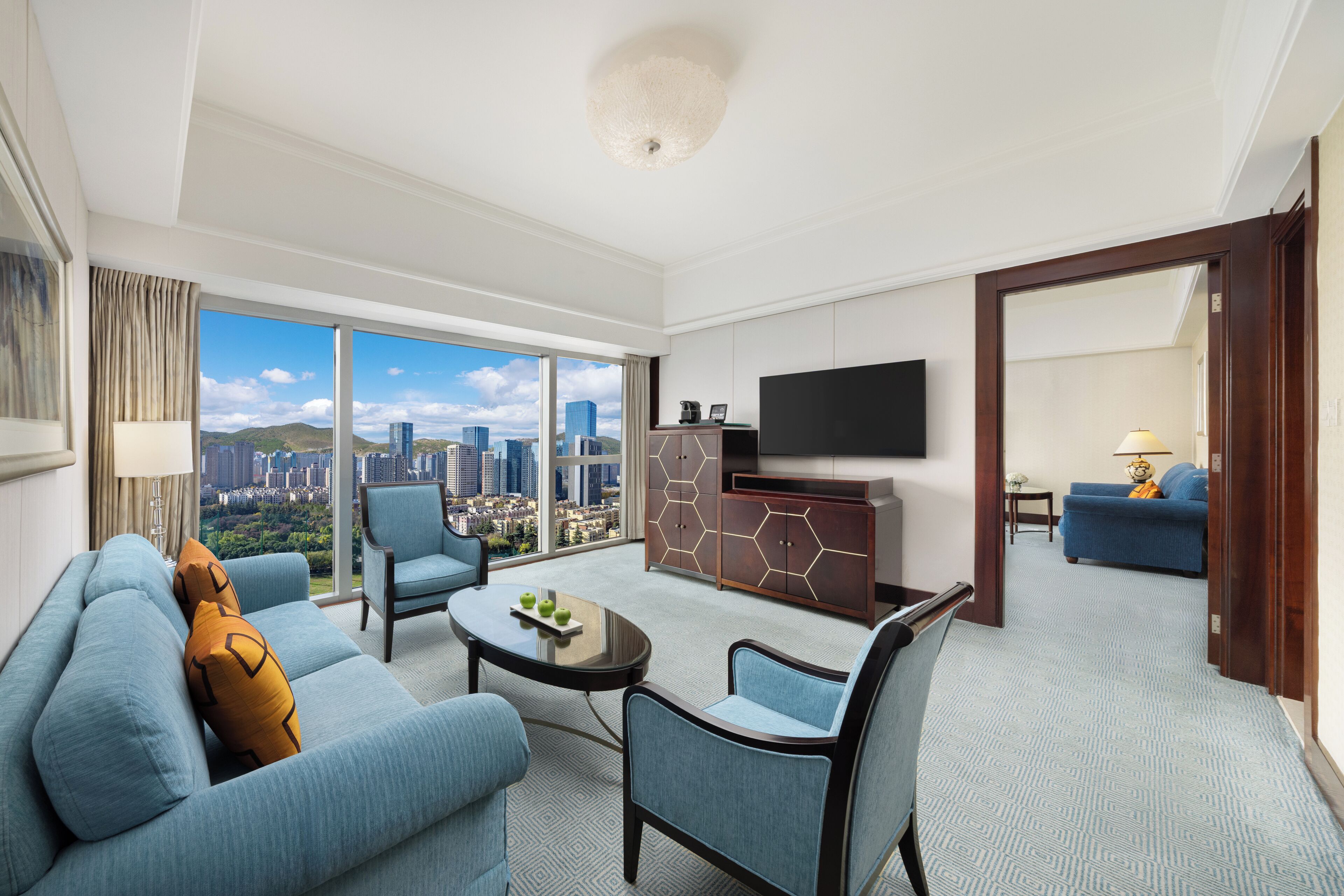 Deluxe Suite, 1 King Bed | Minibar, in-room safe, desk, laptop workspace