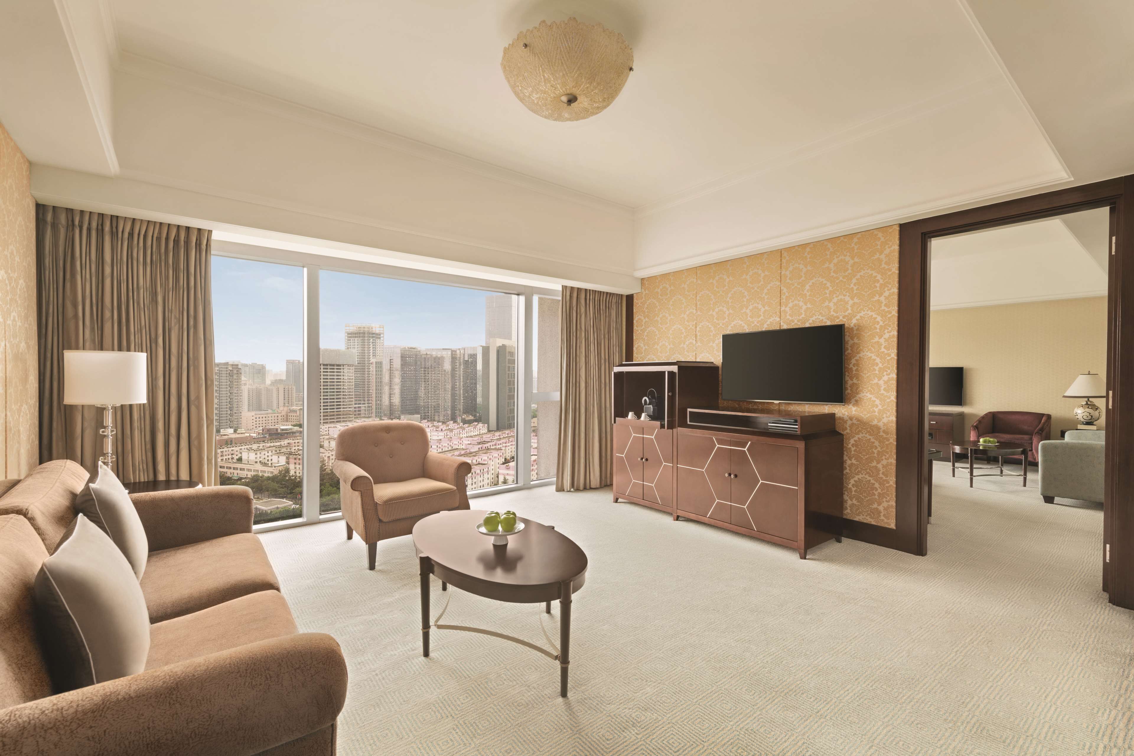 deluxe suite twin | minibar, in-room safe, desk, laptop workspace