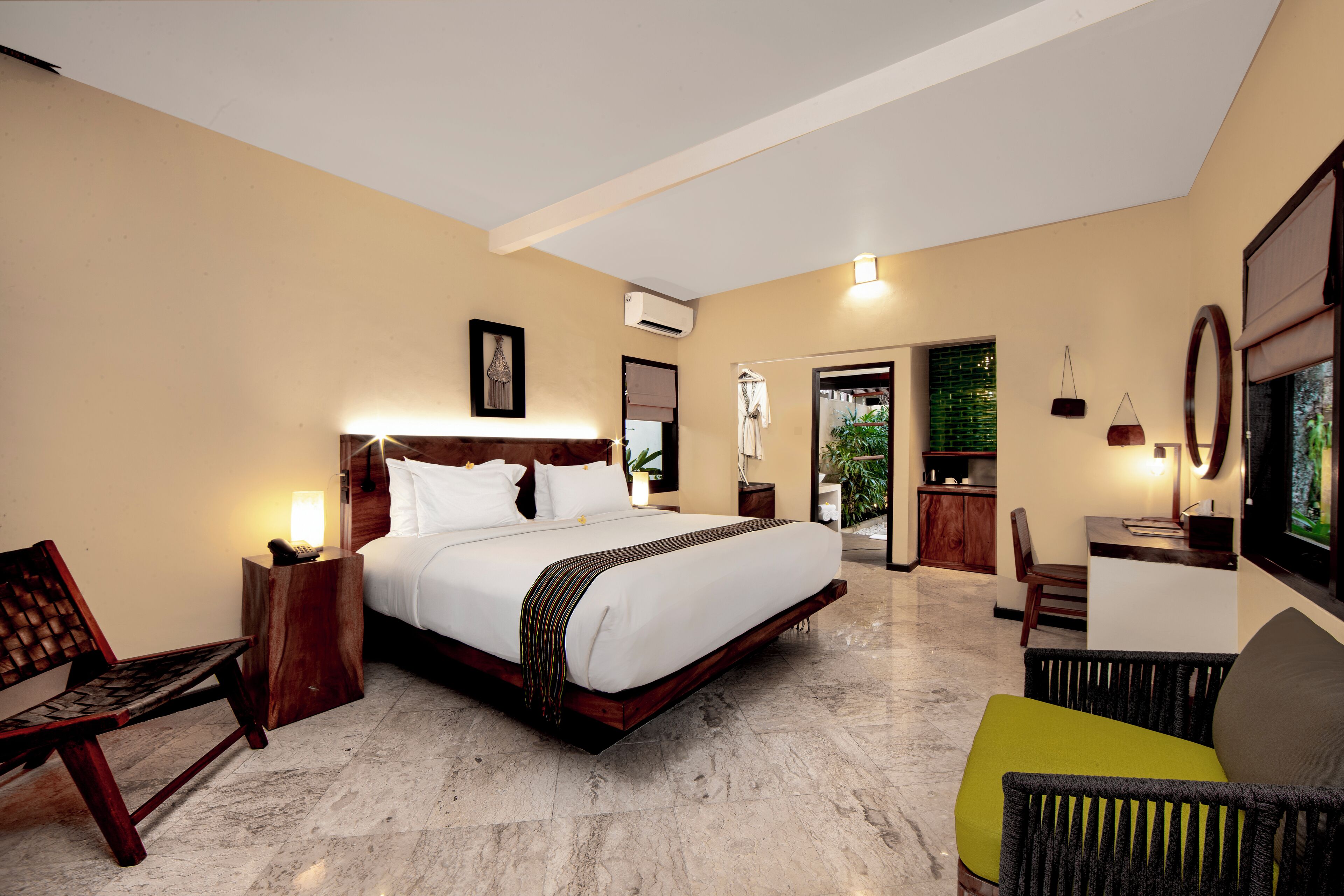 Room, Garden View | Minibar, in-room safe, blackout drapes, iron/ironing board