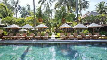 3 outdoor pools, open 7:00 AM to 7:00 PM, pool umbrellas, sun loungers