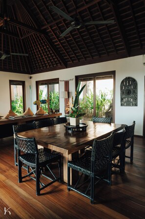 Luxury Villa, 3 Bedrooms, Ocean View, Mountainside (Qusia) | Living area