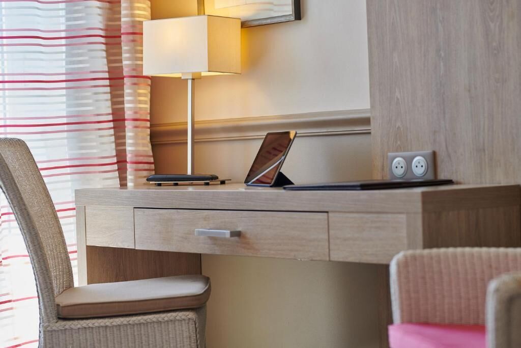 comfort double room, city view | in-room safe, desk, blackout curtains, soundproofing