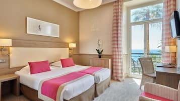 Coffres-forts dans les chambres, bureau, rideaux occultants