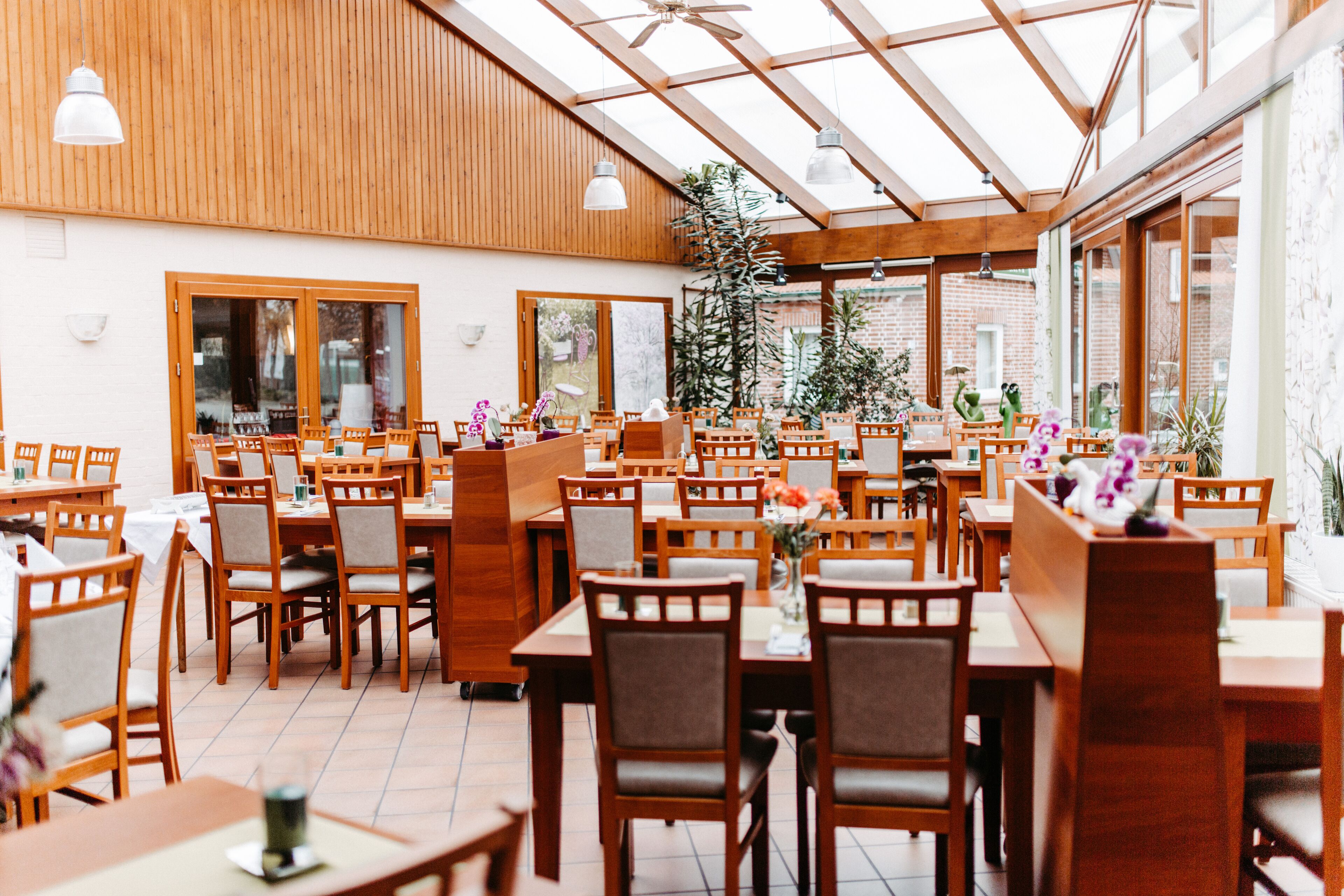 lunch and dinner served, regional cuisine