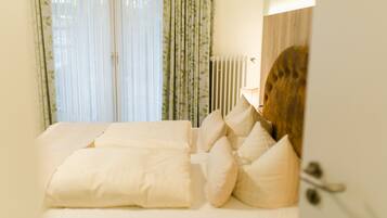 Habitación doble estándar | Escritorio, wifi gratis, ropa de cama y acceso para silla de ruedas