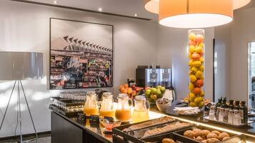 Buffet breakfast on weekends (EUR 15 per person)