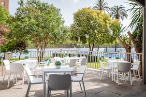 Bar à beira da piscina