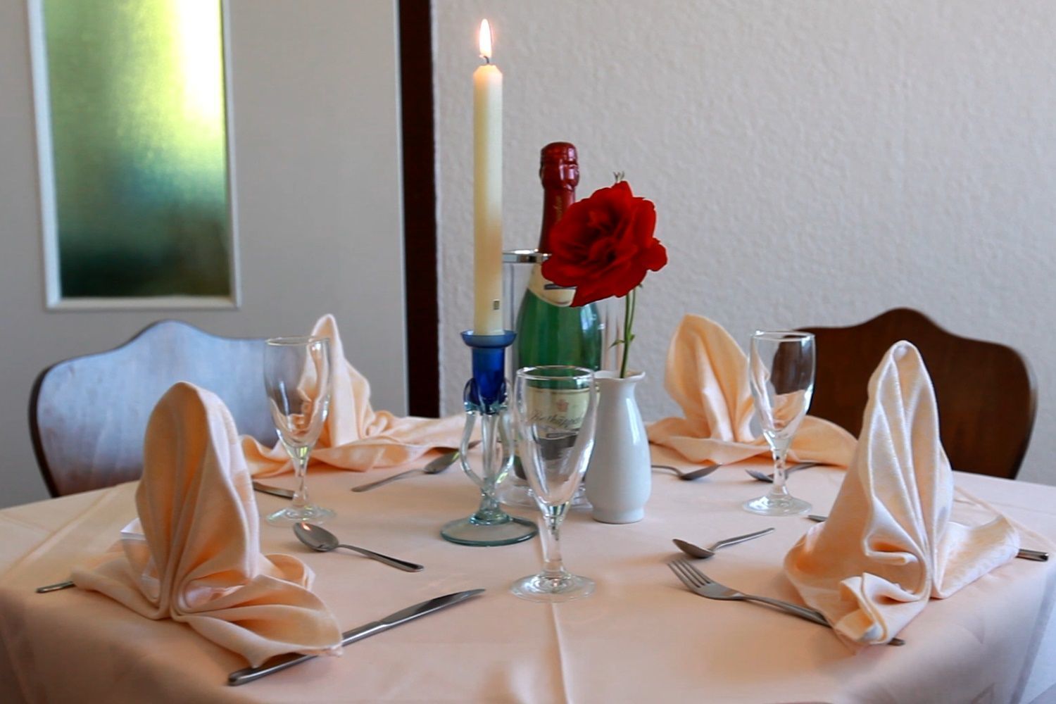 Daily buffet breakfast (EUR 12.5 per person)