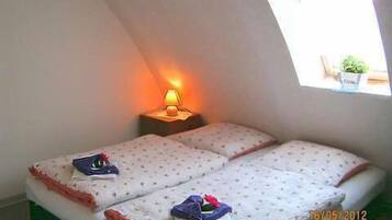 Comfort-Apartment | Wohnbereich | 42-Zoll-Flachbildfernseher mit Satellitenempfang, Fernseher