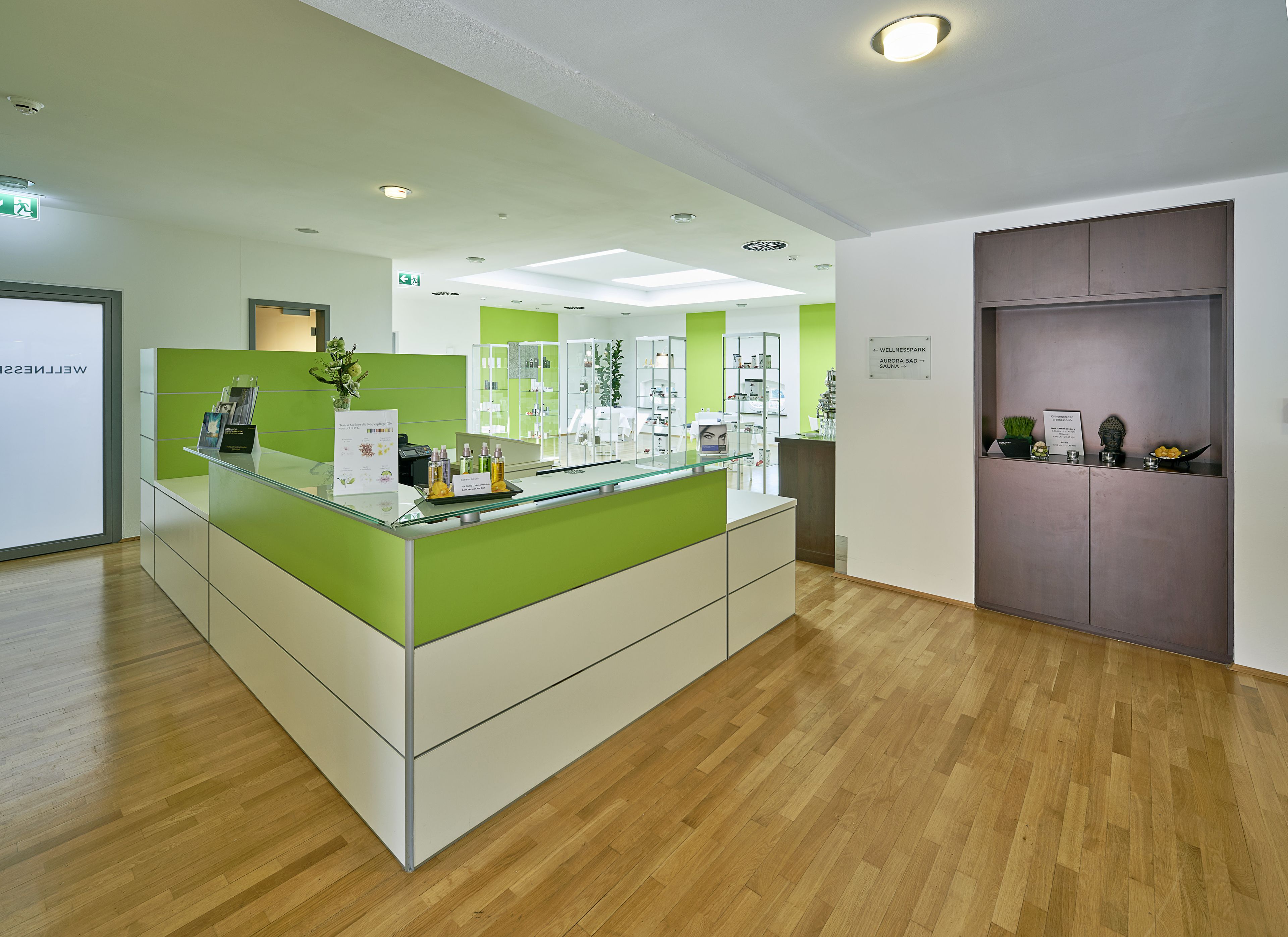 couples treatment room(s), sauna, steam room, body treatments