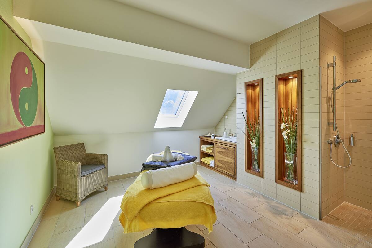 couples treatment room(s), sauna, steam room, body treatments