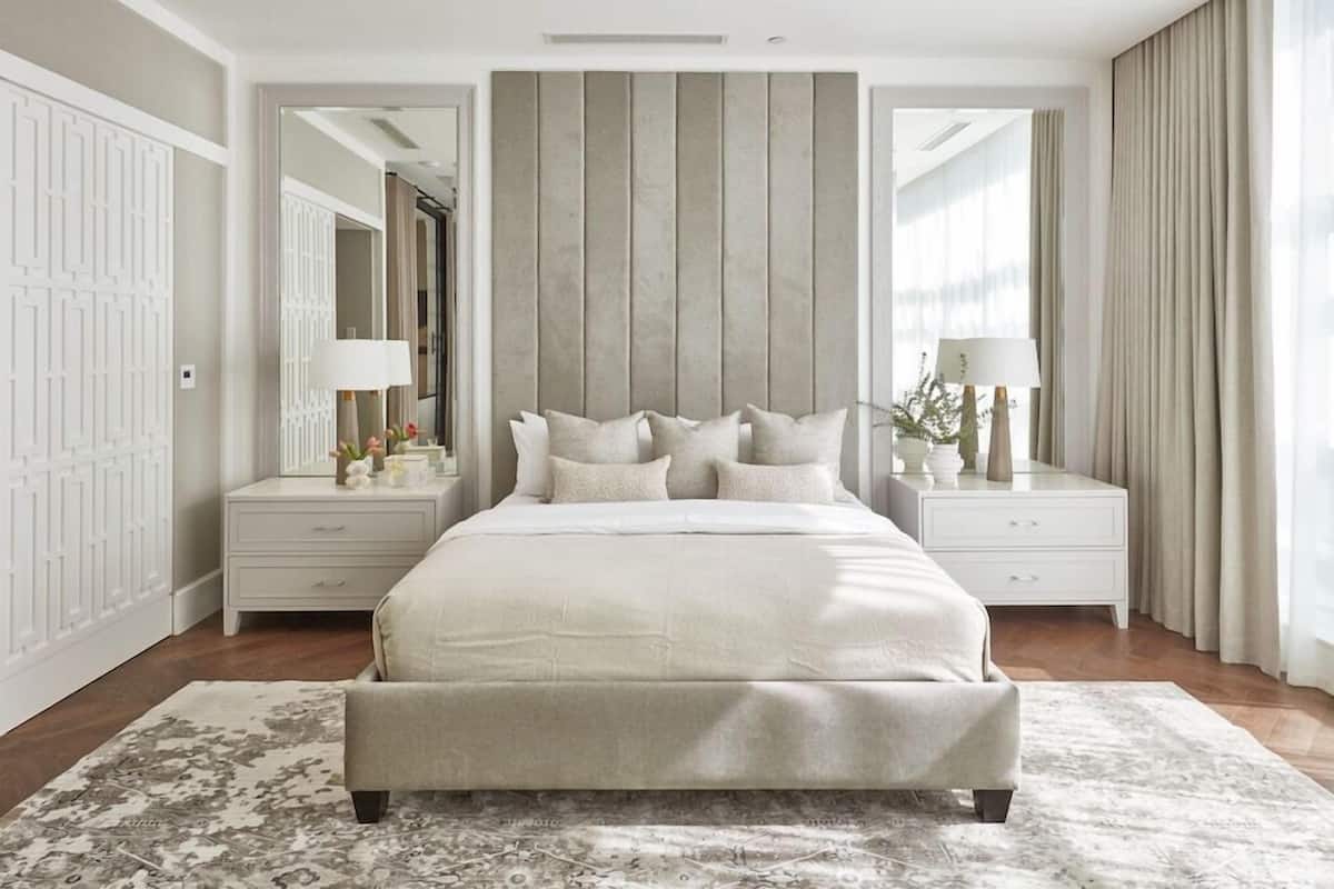 Roupas de cama premium, edredons de pluma, camas com colchões pillow-top