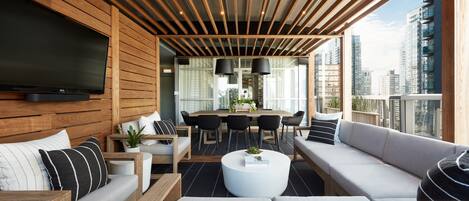 Luxury Penthouse, 2 Bedrooms, Kitchen, Partial Sea View (Halo) | Terrace/patio