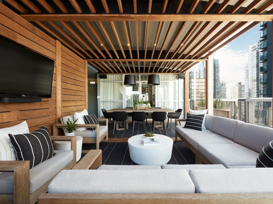 Luxe penthouse, 2 slaapkamers, keuken, gedeeltelijk uitzicht op zee (Halo) | Terras