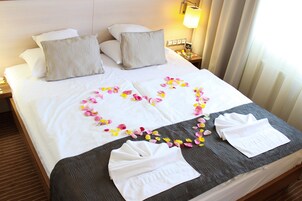 Minibar, in-room safe, desk, soundproofing