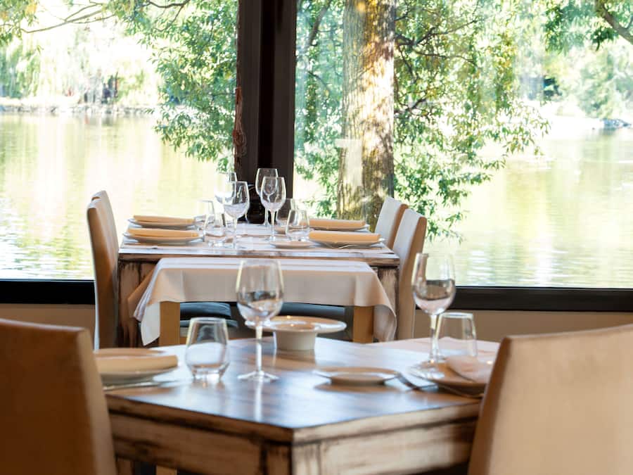 Breakfast, lunch, dinner served; garden views