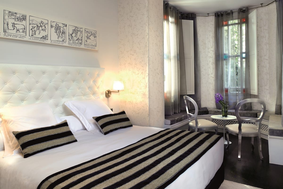 deluxe double room | 1 bedroom, premium bedding, minibar, in-room safe