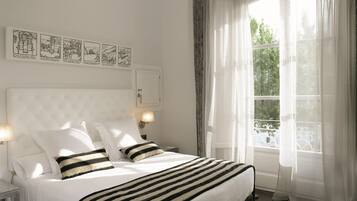 Classical Room | Luxe beddengoed, een minibar, een kluis op de kamer