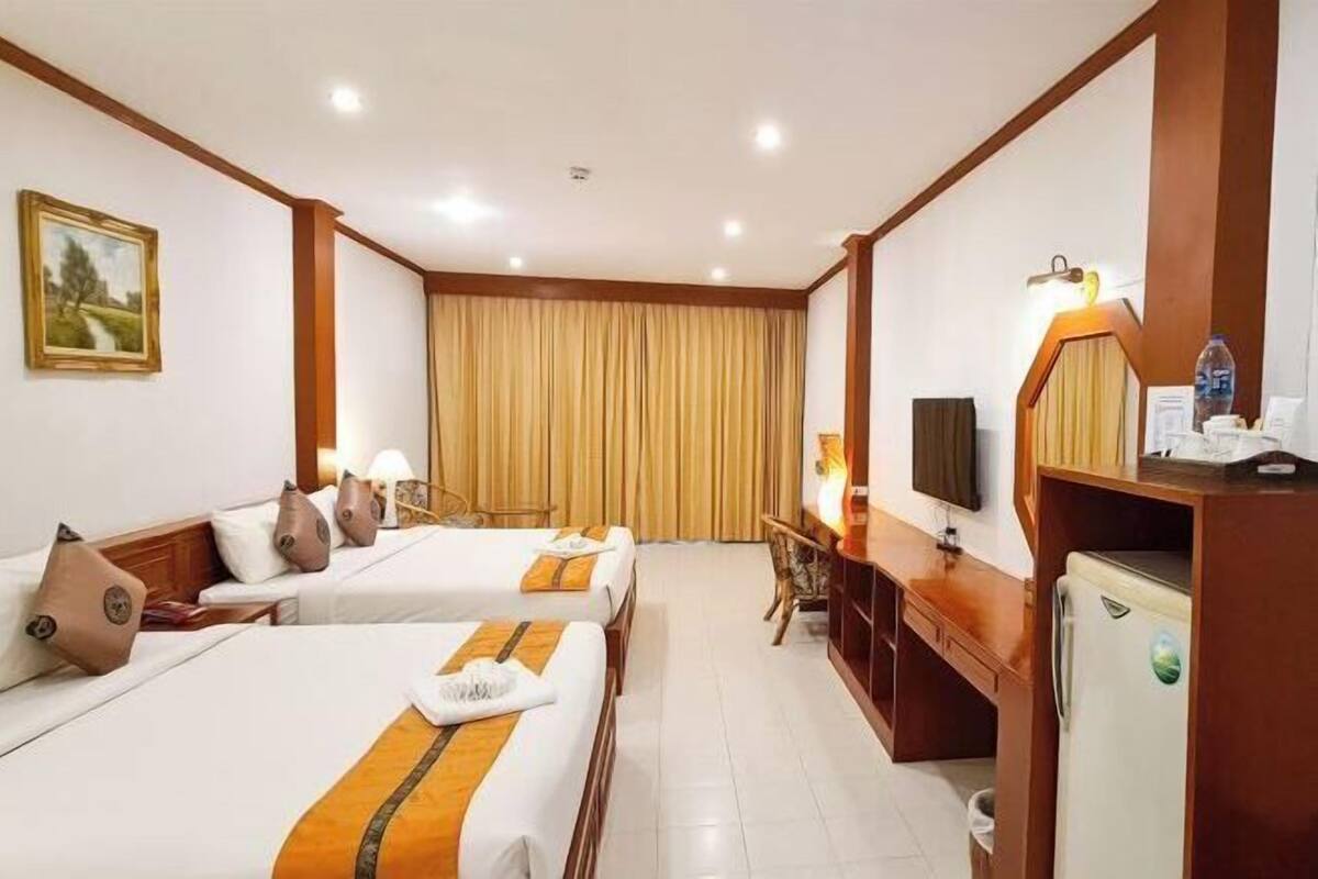 Minibar, in-room safe, desk, blackout drapes