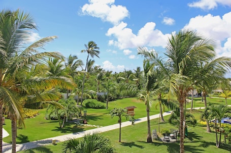 Privileged Deluxe Junior Suite | Courtyard view. Catalonia Royal Bavaro - Adults Only