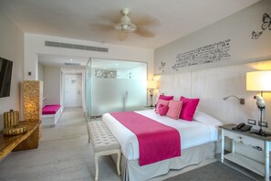 Privileged Romance Deluxe Junior Suite | Free minibar items, in-room safe, blackout drapes, iron/ironing board