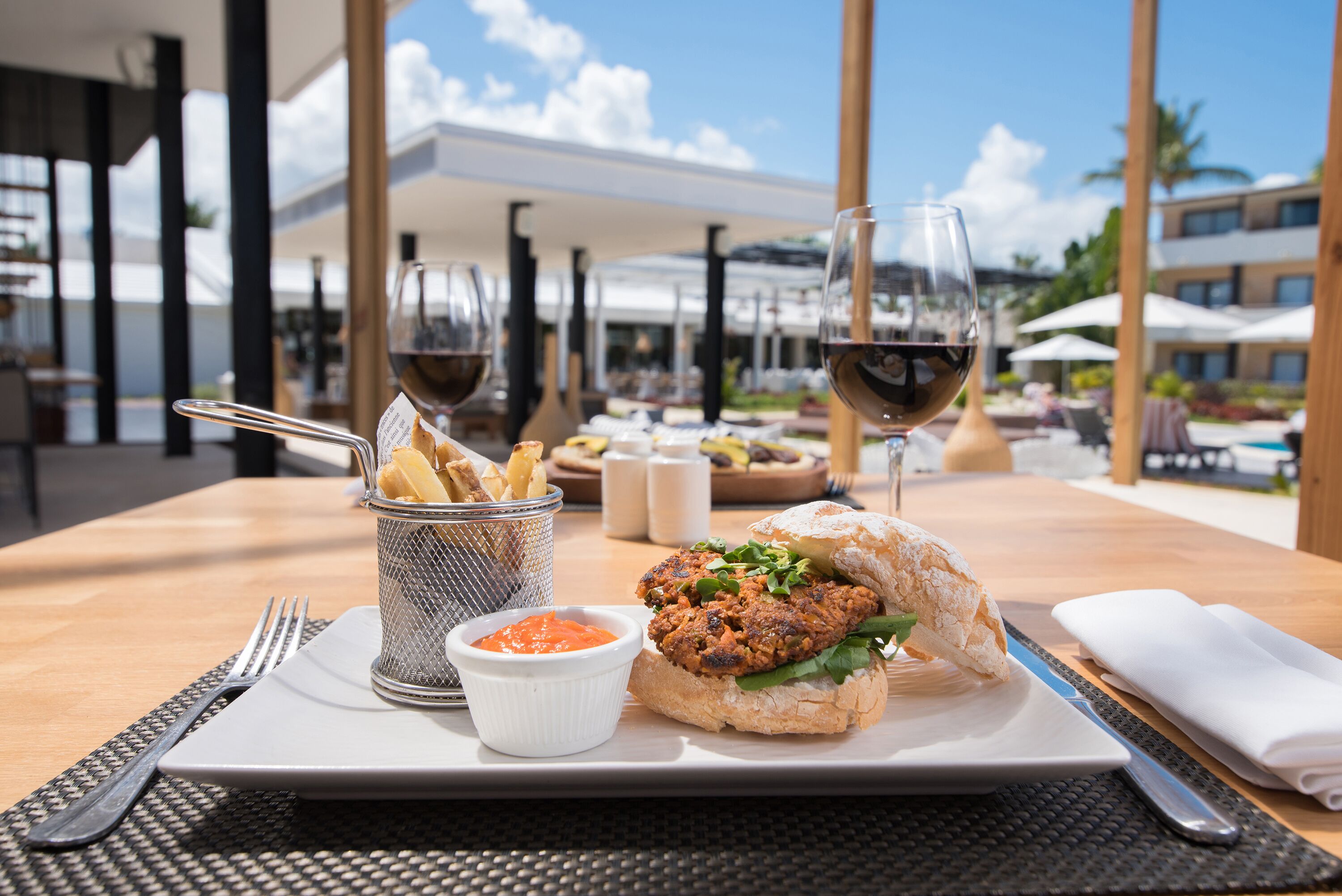 7 restaurants, breakfast, lunch, dinner served; mediterranean cuisine