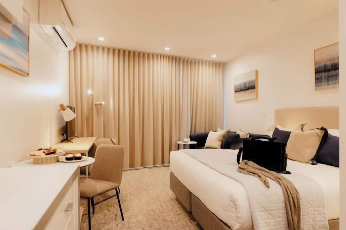 Bureau, fer et planche à repasser, lits bébé (gratuits), Wi-Fi gratuit