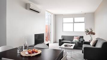 32-inch LCD TV with cable channels, TV