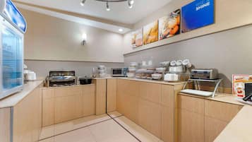 Free self-serve breakfast on weekends