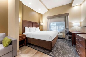 Executive Suite, 1 King Bed, Non Smoking, Hot Tub | Desk, iron/ironing board, free WiFi, bed sheets - Comfort Suites Monaca (Monaca)