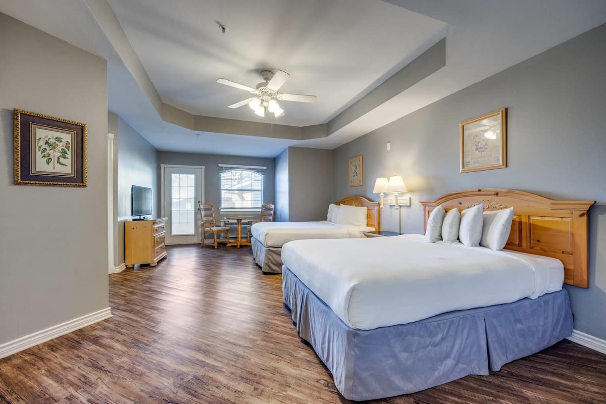 Suite, 2 Queen Beds, Non Smoking (Efficiency)
