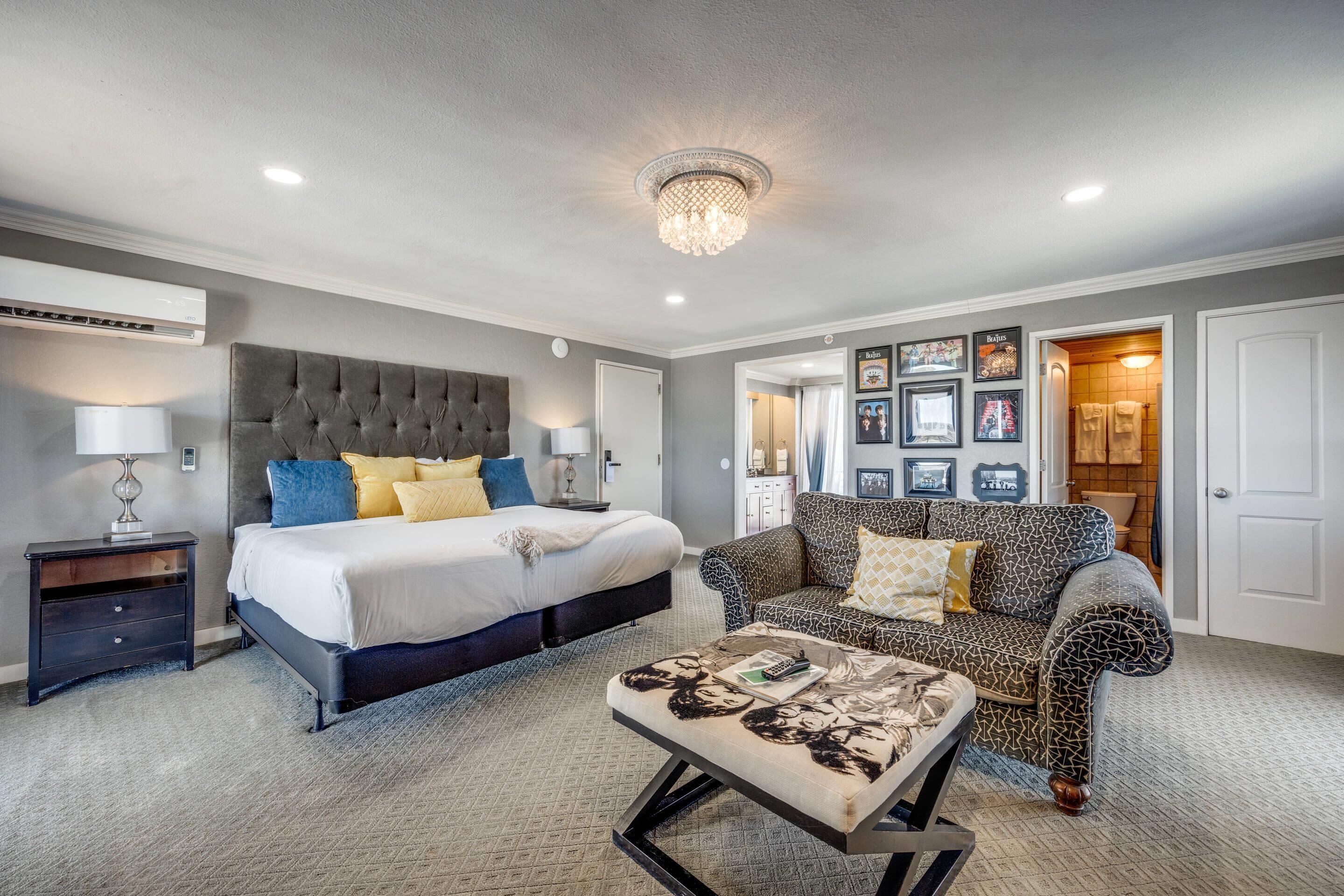 套房, 1 张特大床, 无烟房, 阳台 | 高档床上用品、特色装修、特色家居、办公桌