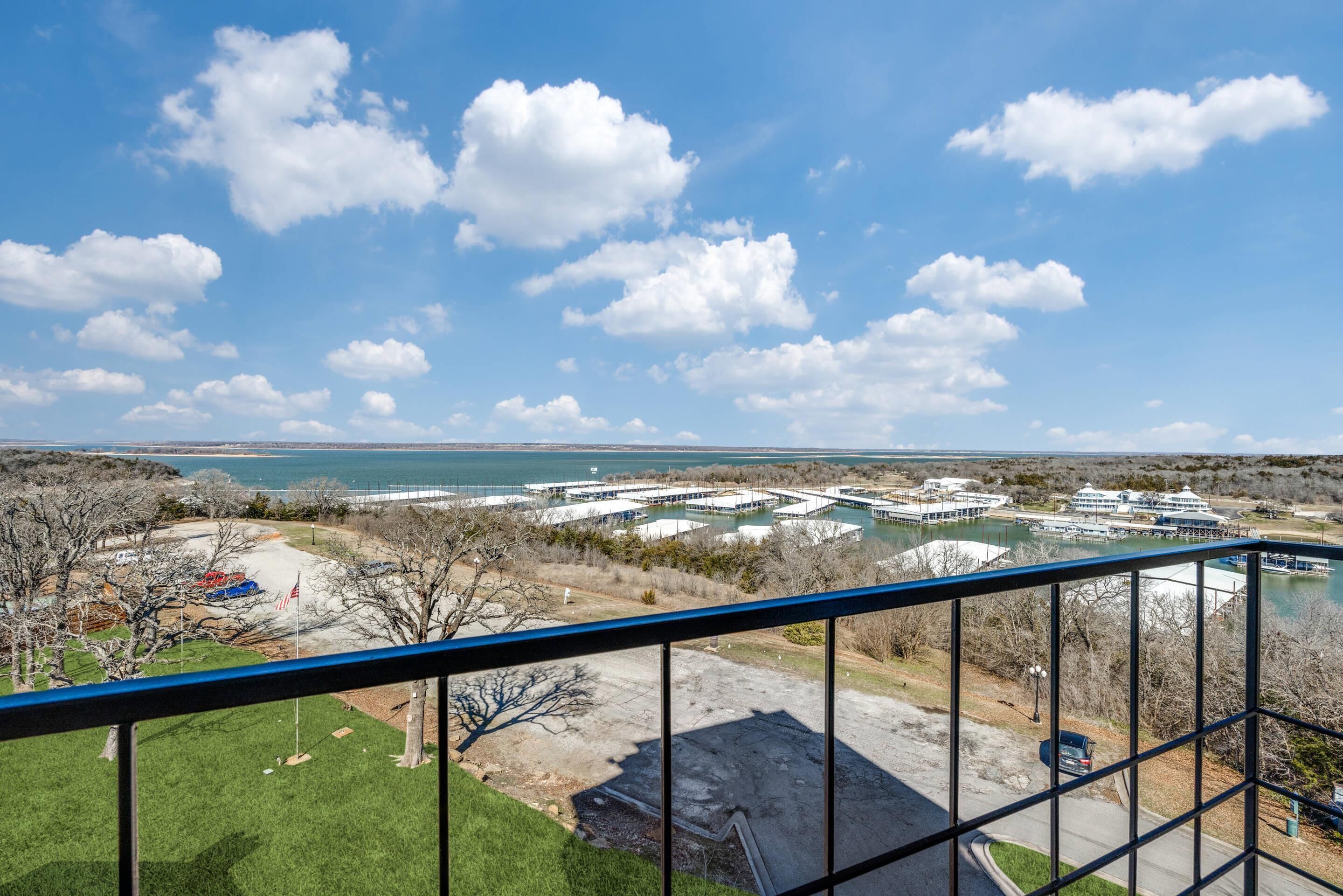 Suite, 1 King Bed, Non Smoking, Balcony | Premium bedding, individually decorated, individually furnished, desk