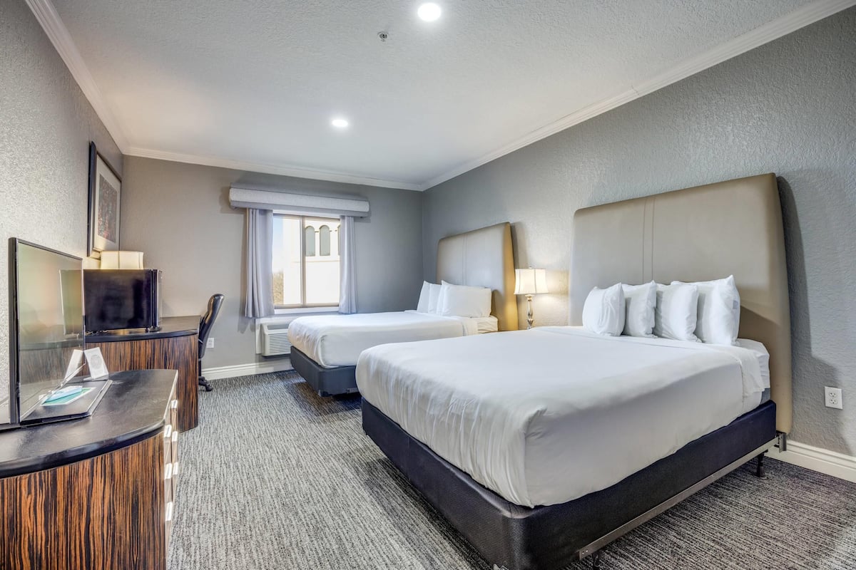 Standard Room, 2 Queen Beds, Non Smoking