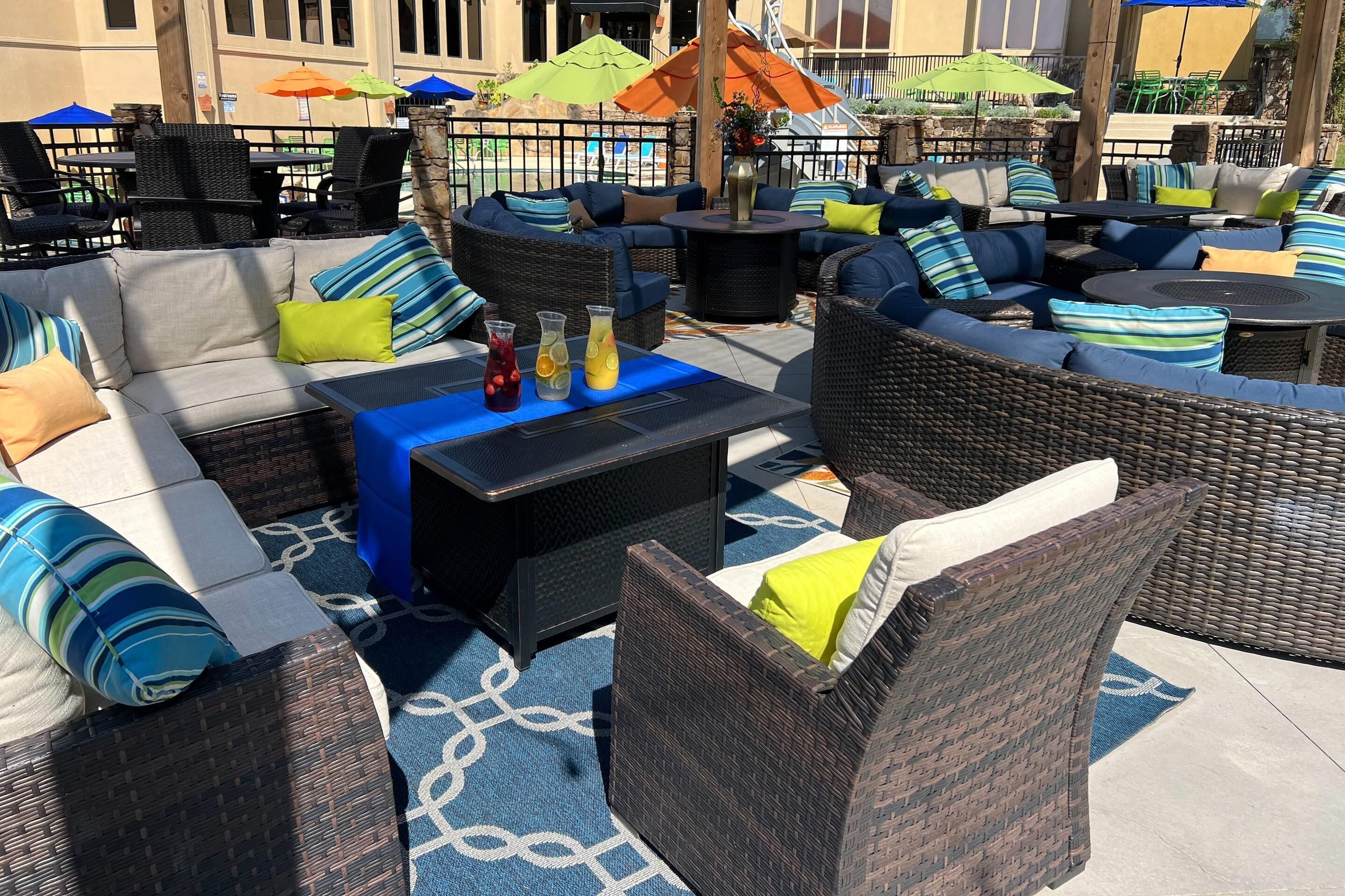 Innendørsbasseng, 3 utendørsbassenger og bassengtelt (mot betaling)