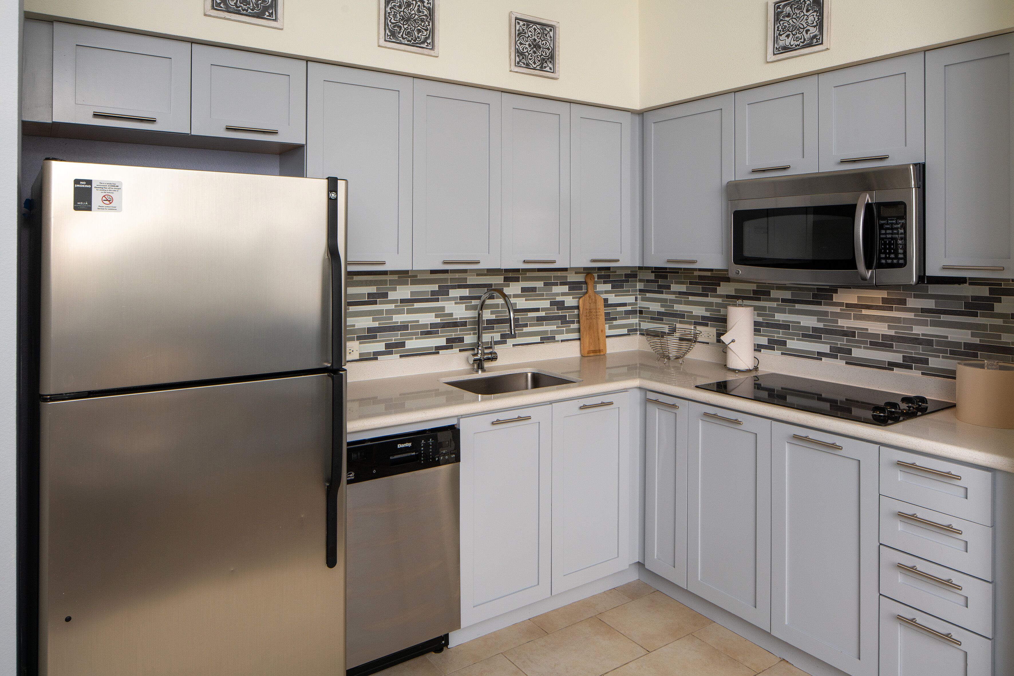 the level wellness one bedroom suite | private kitchen | high chair