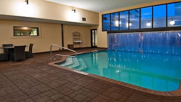 Outdoor pool, open 9 AM to 9 PM, sun loungers