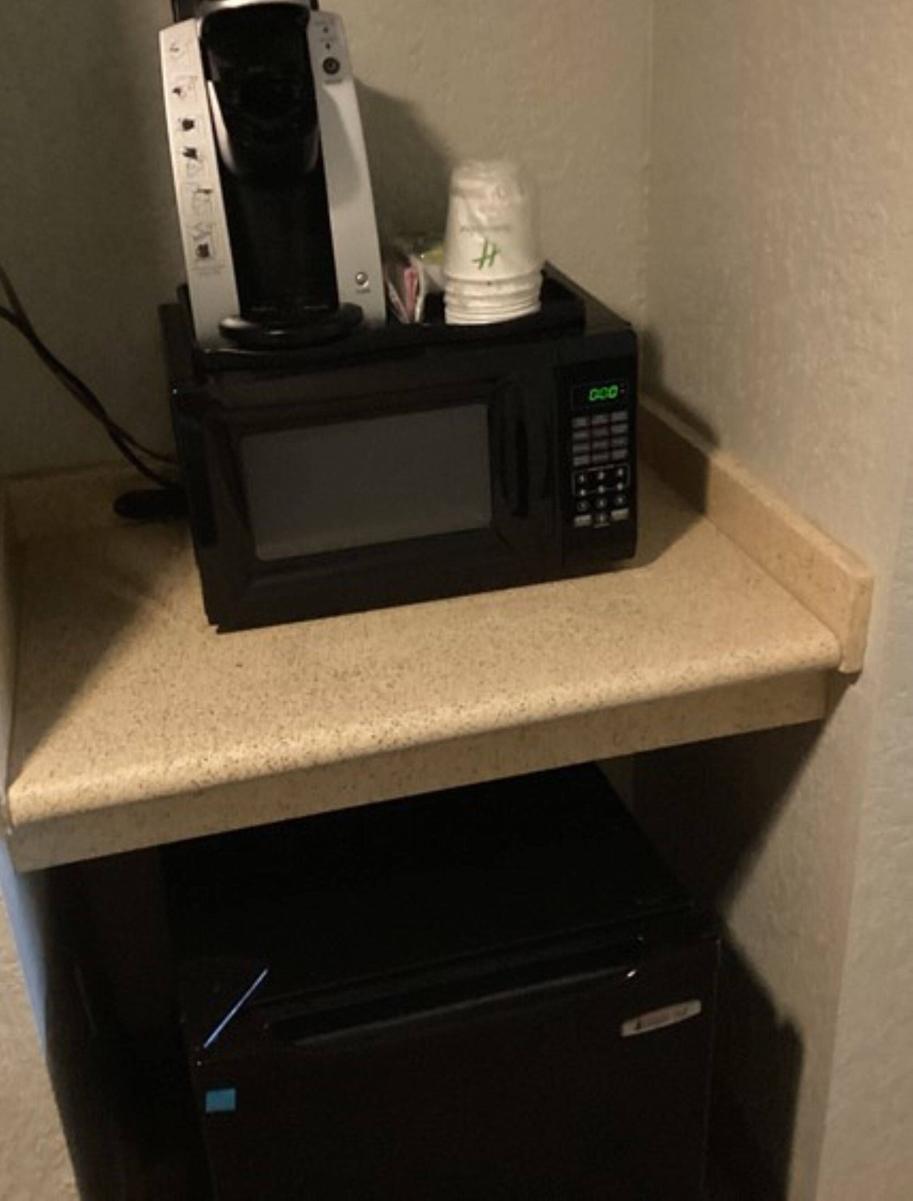 in-room safe, desk, laptop workspace, blackout curtains