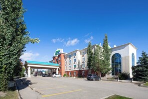 Exterior - Holiday Inn Express Hotel & Suites Edson by IHG (Edson)