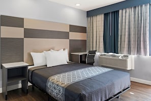 Standard Room, 1 Queen Bed