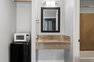 Secador de pelo, toallas