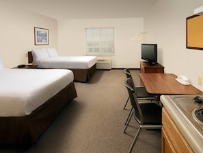 Desk, laptop workspace, iron/ironing board, free WiFi - Extended Stay America Select Suites - Ocala (Ocala)