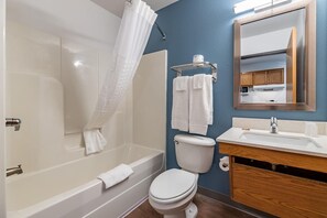 Standard Studio, 1 Double Bed, Non Smoking, Refrigerator & Microwave | Bathroom | Combined shower/bathtub, hair dryer, towels, soap