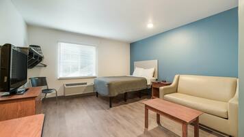 Desk, laptop workspace, iron/ironing board, free WiFi